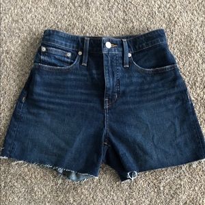 Madewell Curvy high-rise Denim Shorts Size 26